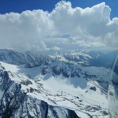 Verortung via Georeferenzierung der Kamera: Aufgenommen in der Nähe von Gemeinde Finkenberg, Österreich in 3300 Meter